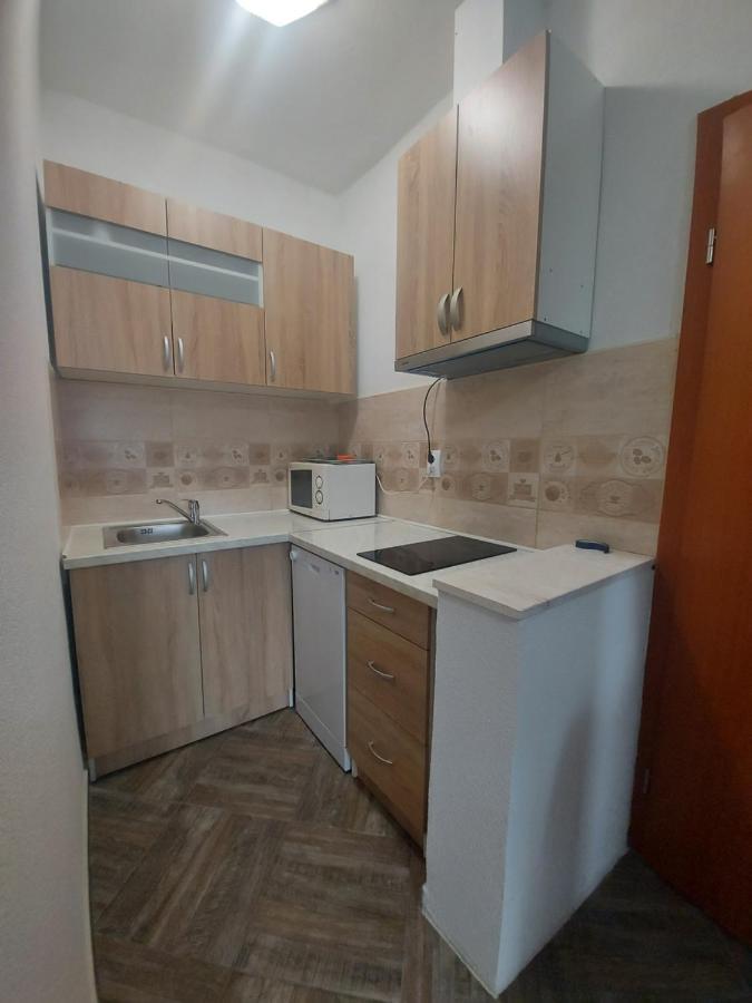 Dk Apartments Krasici 蒂瓦特 外观 照片