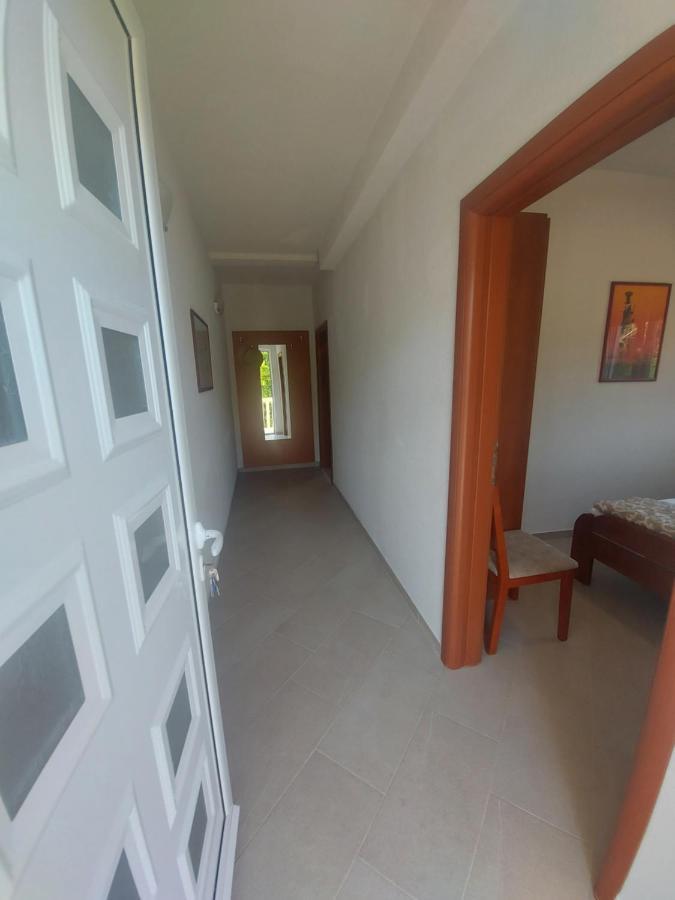 Dk Apartments Krasici 蒂瓦特 外观 照片