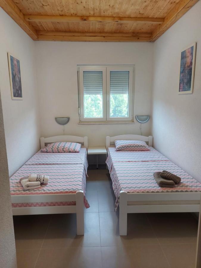 Dk Apartments Krasici 蒂瓦特 外观 照片