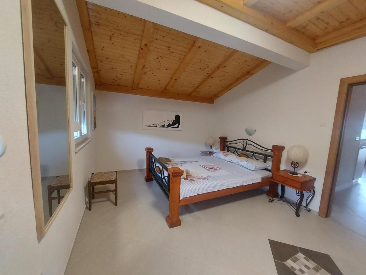 Dk Apartments Krasici 蒂瓦特 外观 照片