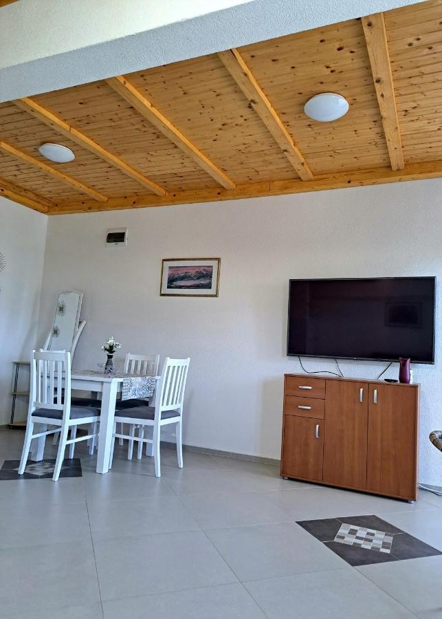 Dk Apartments Krasici 蒂瓦特 外观 照片