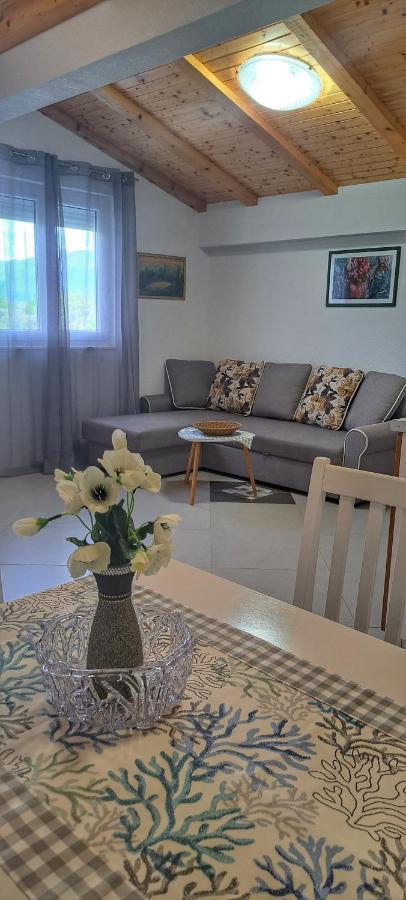 Dk Apartments Krasici 蒂瓦特 外观 照片