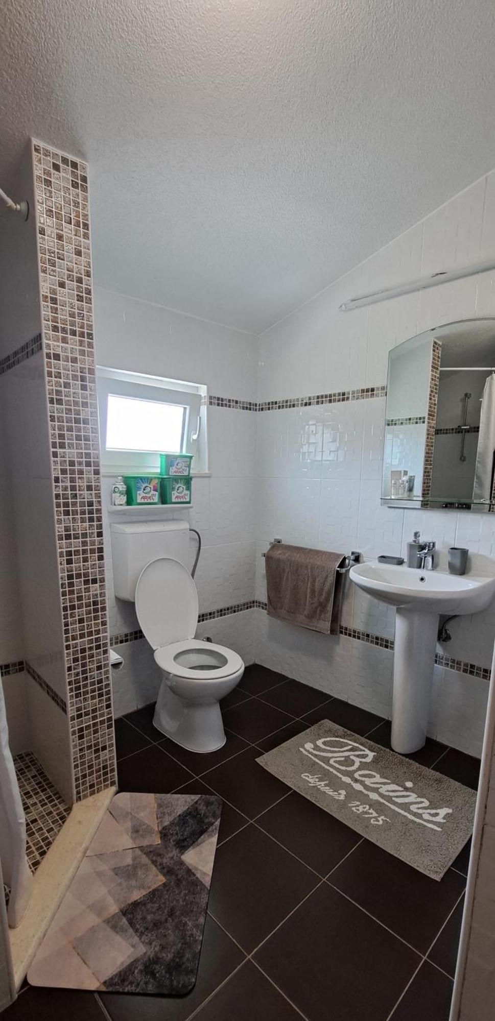 Dk Apartments Krasici 蒂瓦特 外观 照片